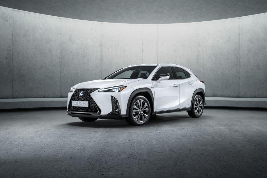  Lexus UX250h F-Sport 2018 года  (WW) (фото 8 из 46)